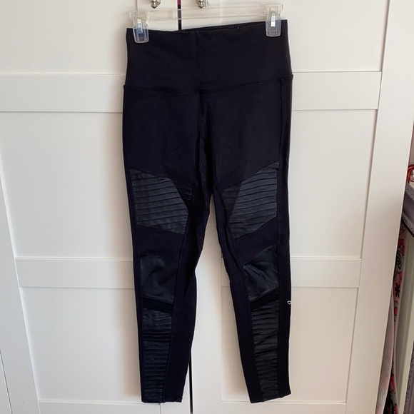 ALO Yoga Pants - also leggings